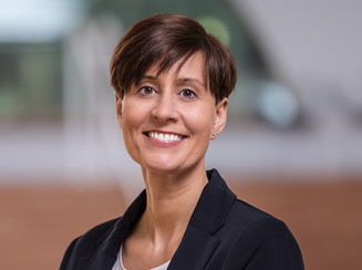 Bei Fragen kontaktieren Sie Barbara Chiumento telefonisch oder per E-Mail. Portrait Barbara Chiumento